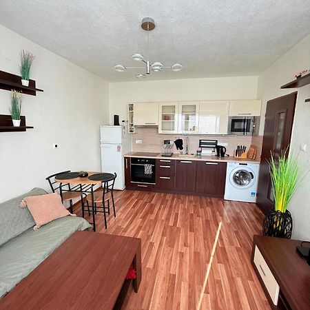 2 Izbovy - Blizko Centra Martin Apartment Exterior photo